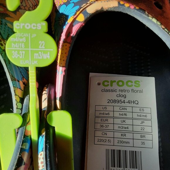 Women's Crocs Classic Retro Floral Clogs - Picture 4 of 4